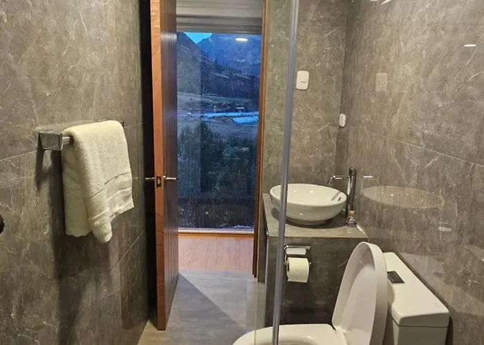 Amaru Treehouse Hotel *